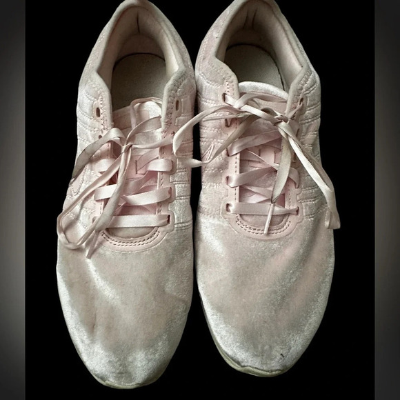 Nike Pink Velour Sneakers - Picture 3 of 8